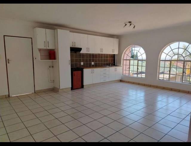 2 BEDROOM PROPERTY TO RENT IN KENSINGTON